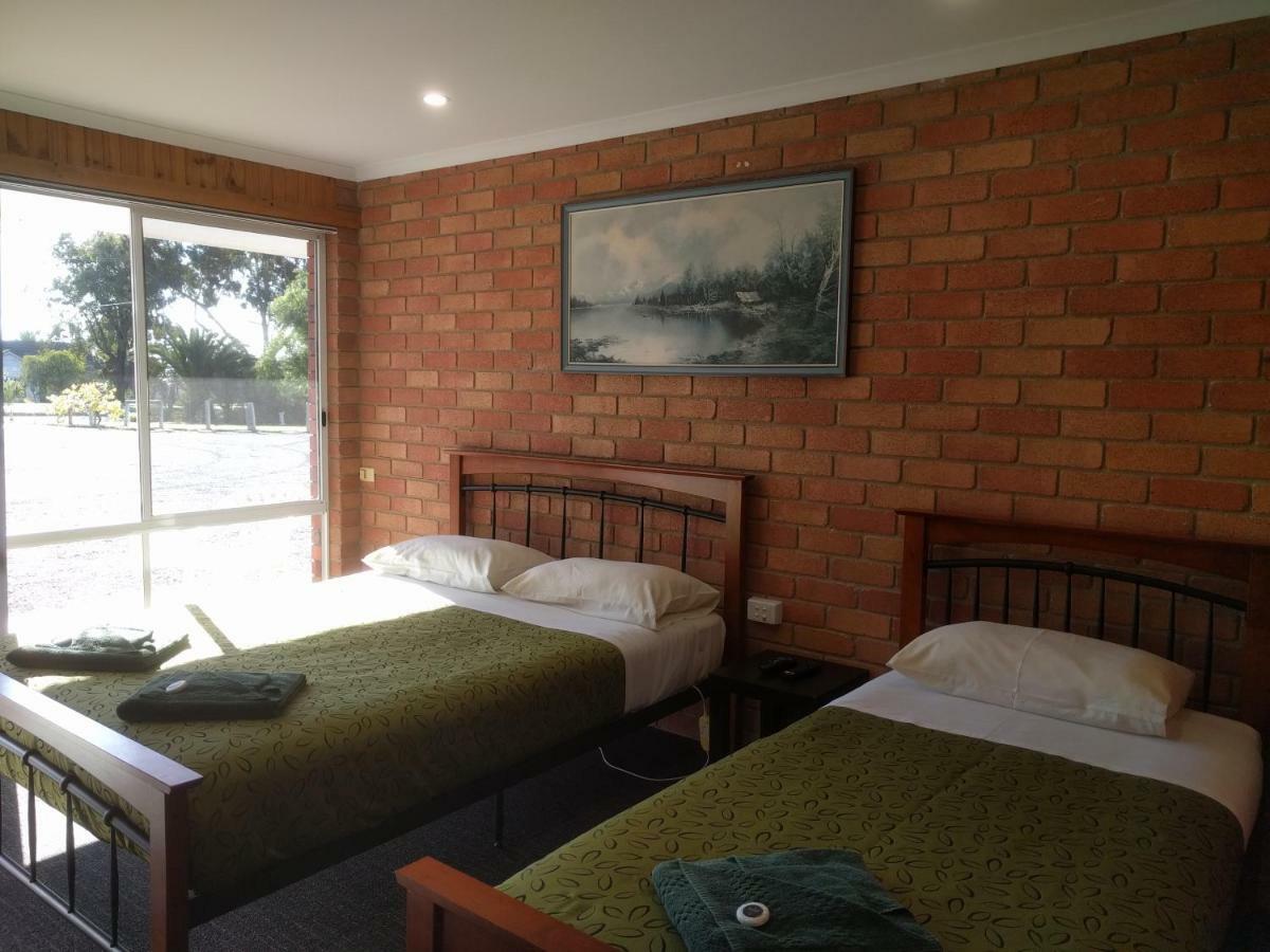 Travellers Inn Kaniva エクステリア 写真