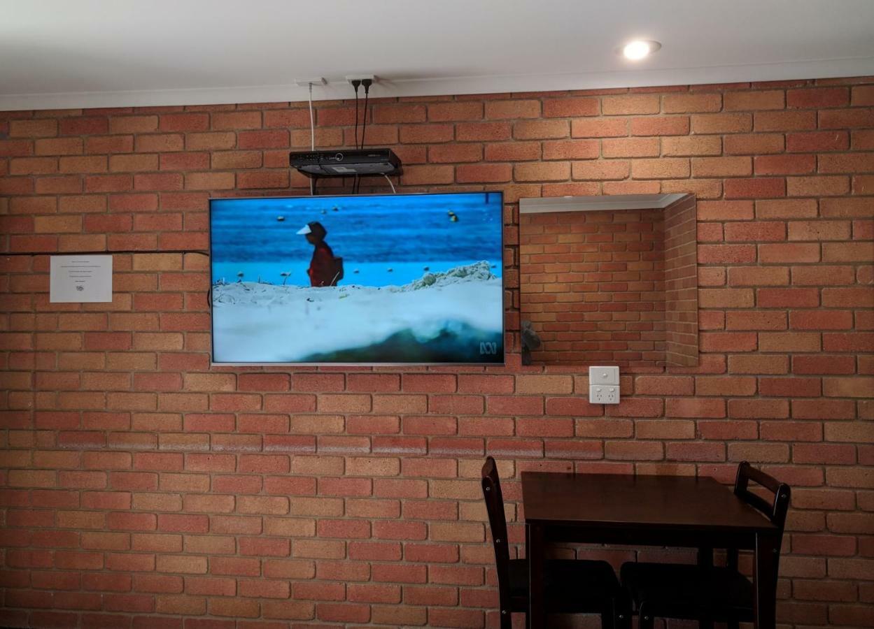 Travellers Inn Kaniva エクステリア 写真