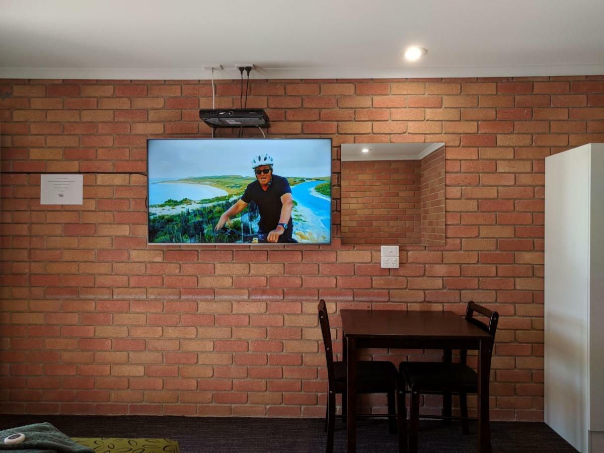 Travellers Inn Kaniva エクステリア 写真